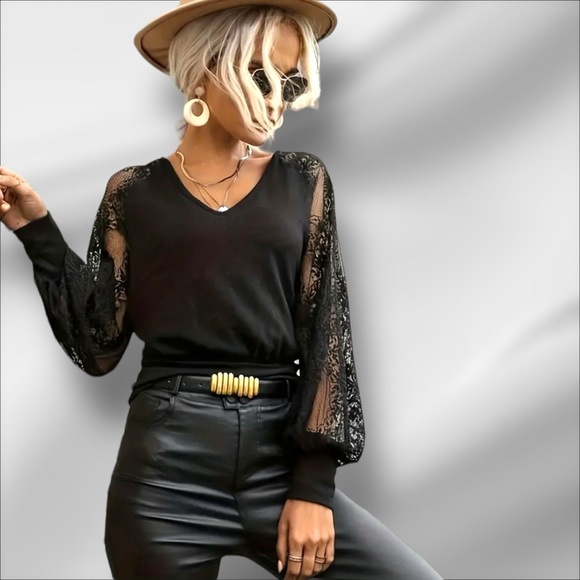 NWOT Floral Mesh Lantern Sleeve Black Top. Size (M/6) - Picture 3 of 4